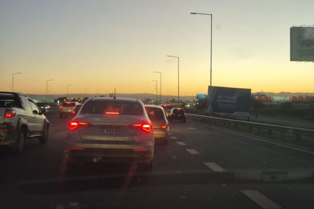 Importante congestión y demoras en la avenida Circunvalación por siniestros viales.