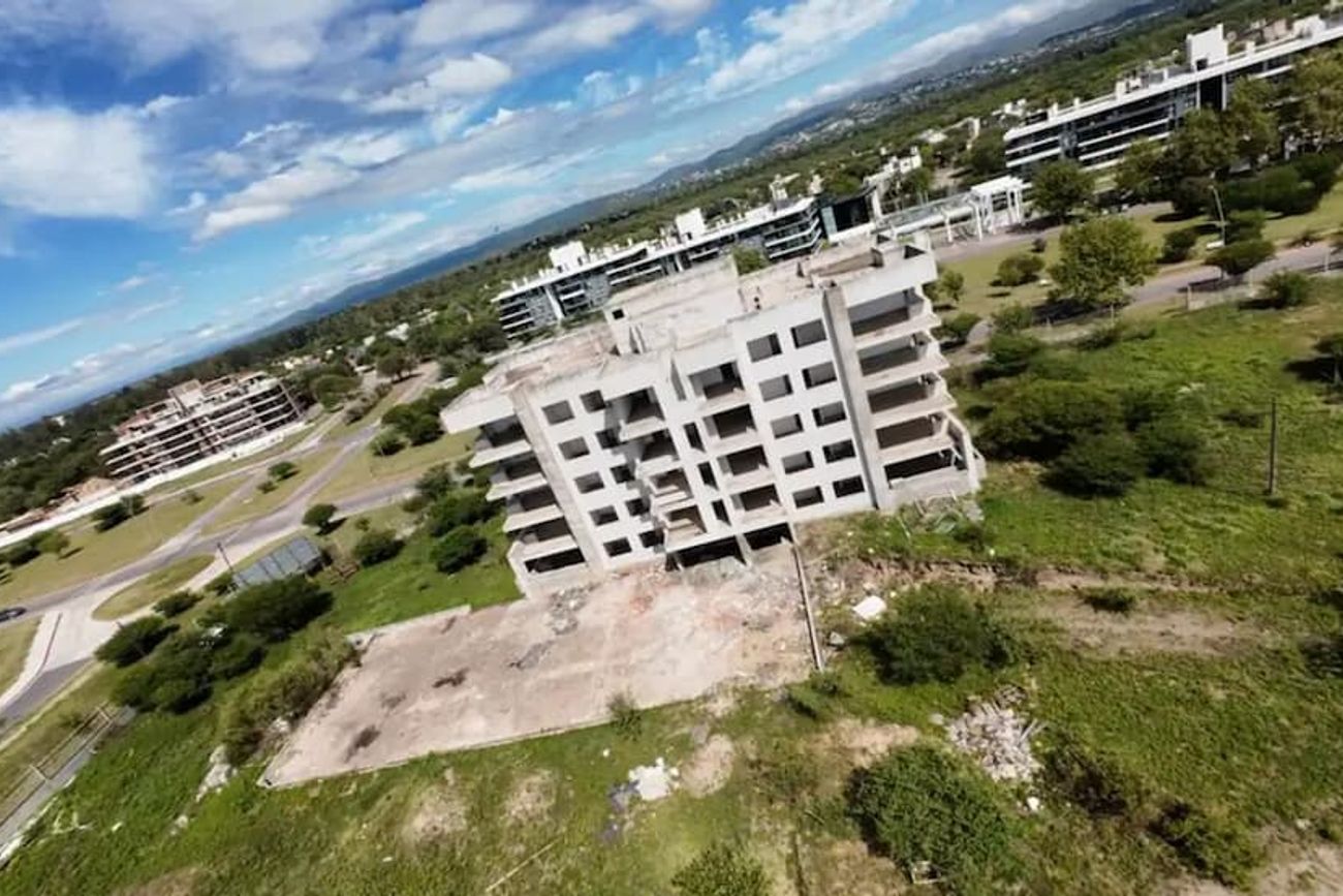 Los edificios de Vistas del Parque, en Valle Escondido, tienen avances del 70% al 80%. (La Voz/Archivo)
