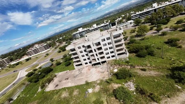 Los edificios de Vistas del Parque, en Valle Escondido, tienen avances del 70% al 80%. (La Voz/Archivo)