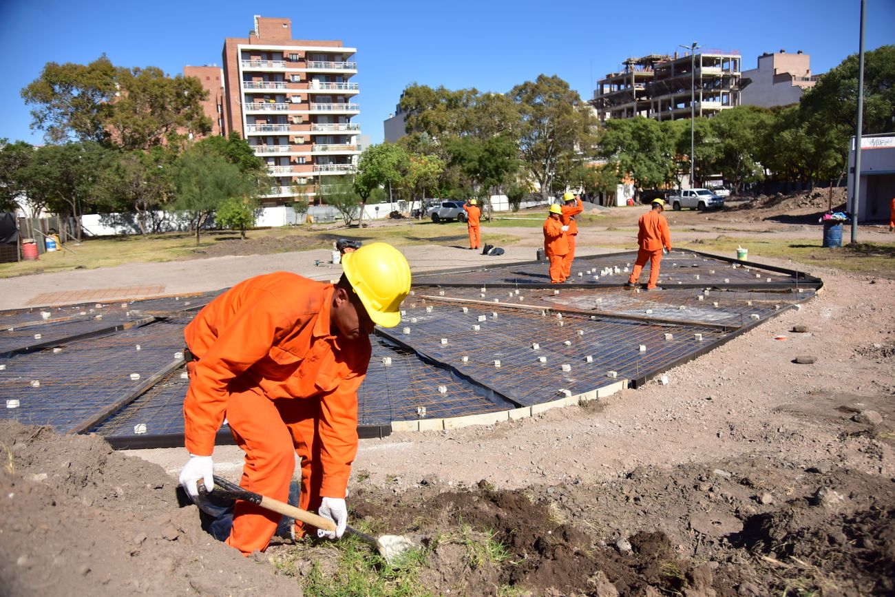 El parque José María Paz vuelve a moverse tras dos años de abandono 