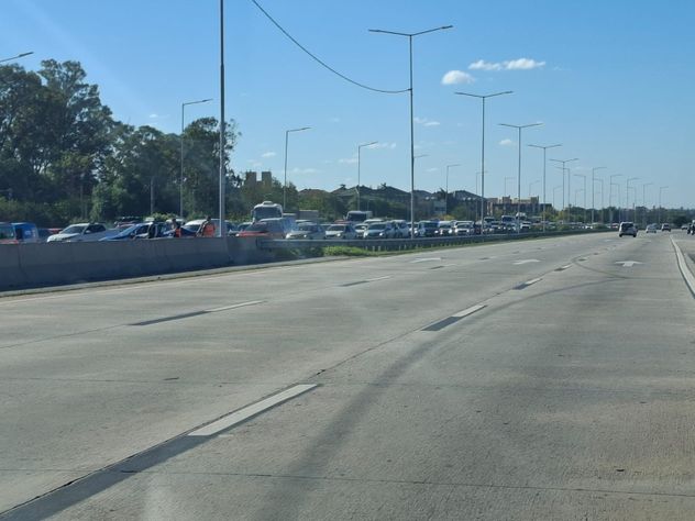 Impactante siniestro vial en la avenida Circunvalación provoca demoras en el sector de El Tropezón. 