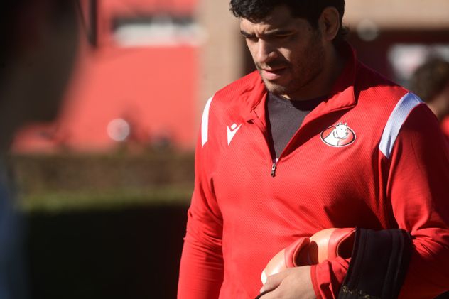 El forward de Universitario en el entrenamiento de Dogos XV en Jockey CC
