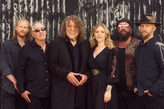 Robert Plant, junto a sus compañeros de "Saving Grace". (Gentileza Tom Oldham)