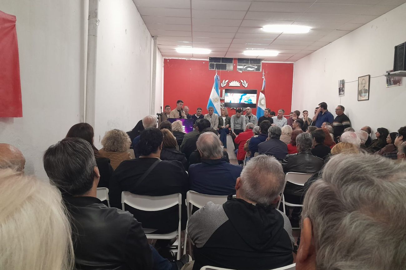De Loredo se reunió con dirigentes radicales en Vila María.