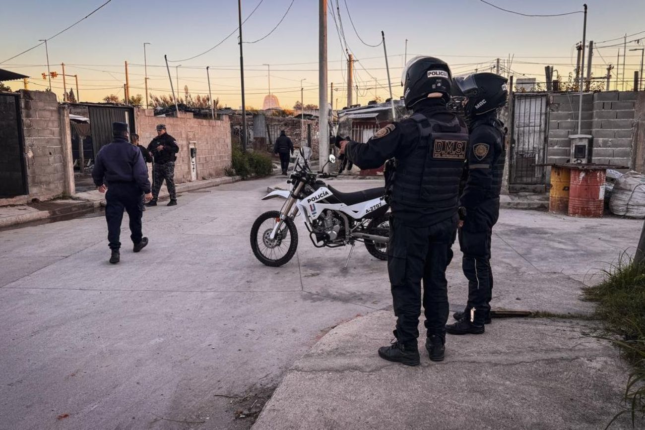 Detenciones por enfrentamiento en villa La Maternidad. (Policía).