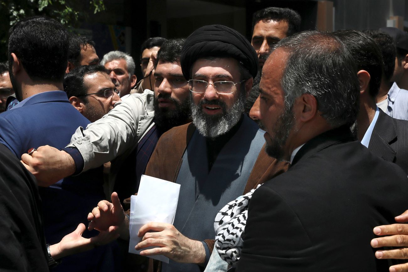 El líder supremo iraní dijo que Teherán protegerá sus "capacidades nucleares y de misiles"
