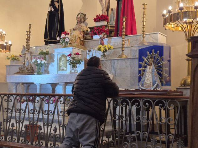 La procesión al Cristo de la Buena Muerte, en Reducción, en el sur de Córdoba, congrega a miles de fieles todos los años cada 1 de mayo.