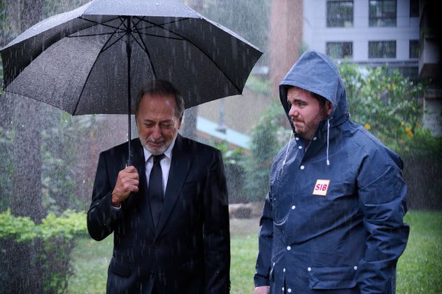 Guillermo Francella como Eliseo junto a Miguel (Gastón Cochiaralle). 
