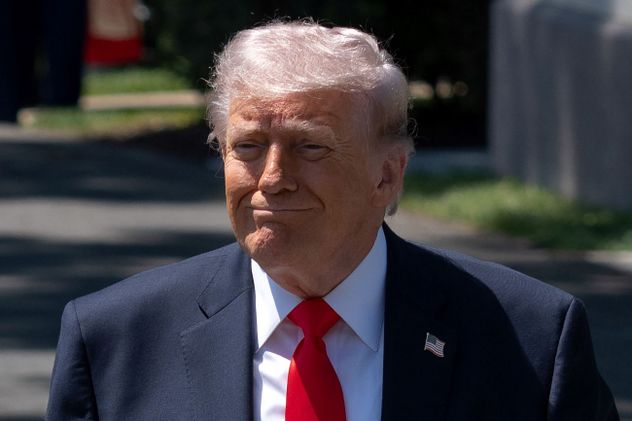 Trump rechazó la propuesta de paz de Irán y anunció aranceles del 25% a los autos de Europa