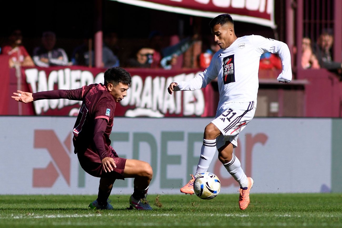 Lanús empató ante Riestra.