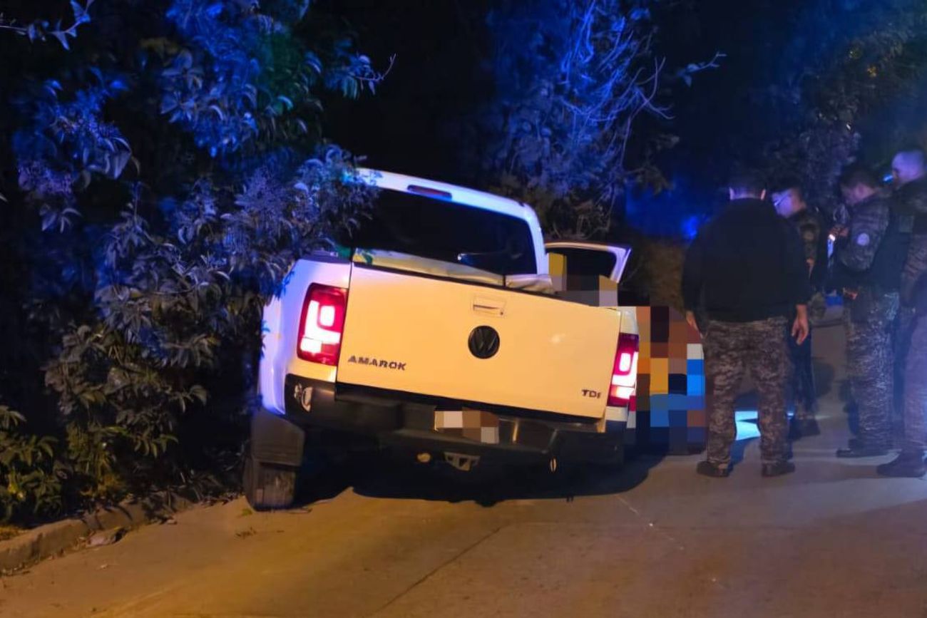 La camioneta que se incrustó en una casa en Villa Revol (Policía).

