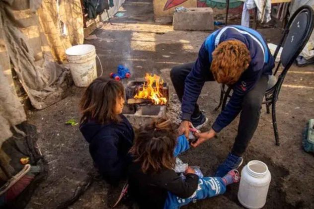 Una parte importante de la población manifestó avances en calidad habitacional y acceso a agua, mientras un grupo menor enfrentó retrocesos, según la Encuesta Permanente de Hogares del Indec. 