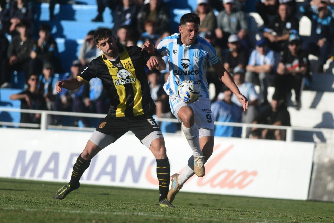 Racing Deportivo Madryn en el Miguel Sancho. 