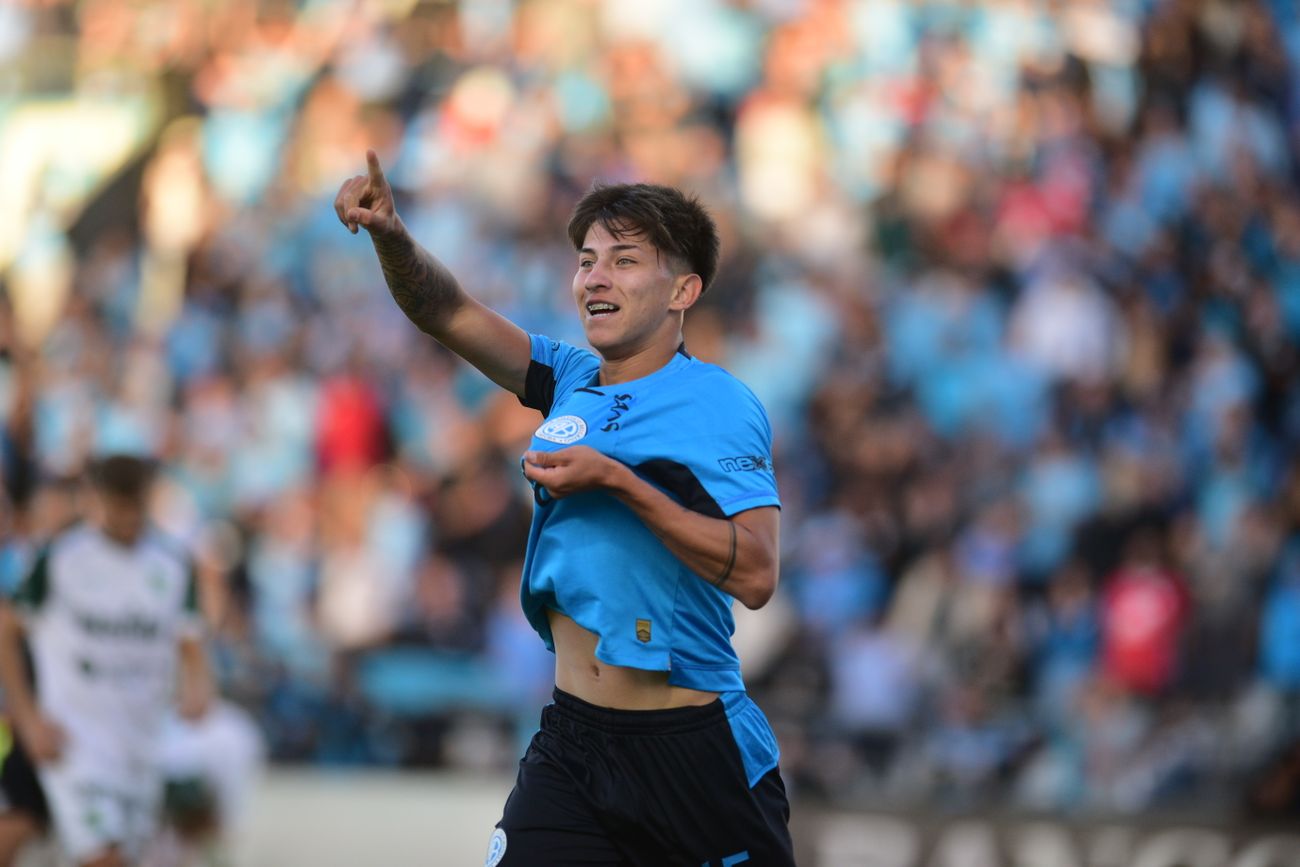 Belgrano vs Sarmiento por fecha de la LPF en cancha de Alberdi. 