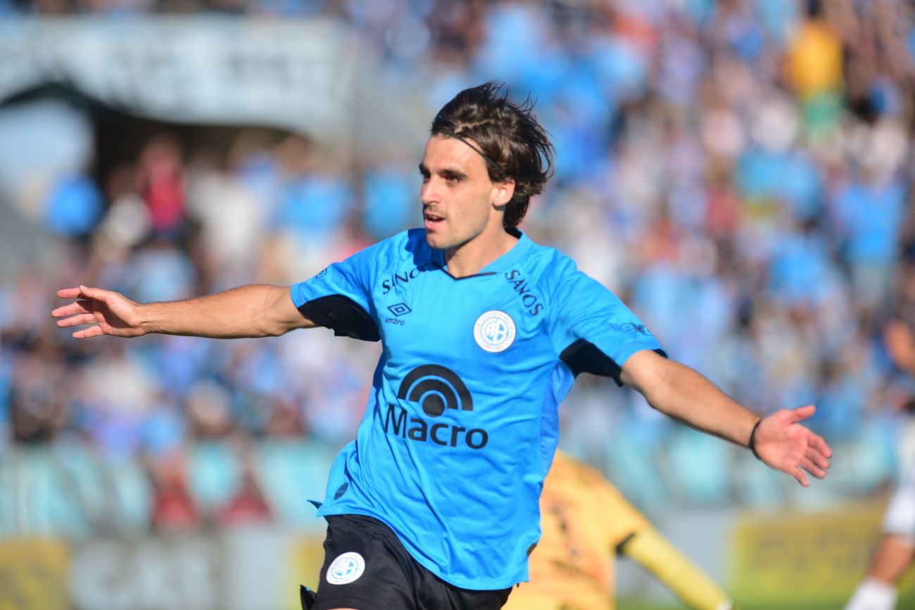 Belgrano vs Sarmiento por fecha de la LPF en cancha de Alberdi. 
