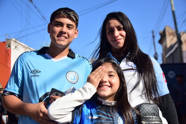 Cara 'e Cancha de Belgrano en la previa del partido con Sarmiento en Alberdi.
