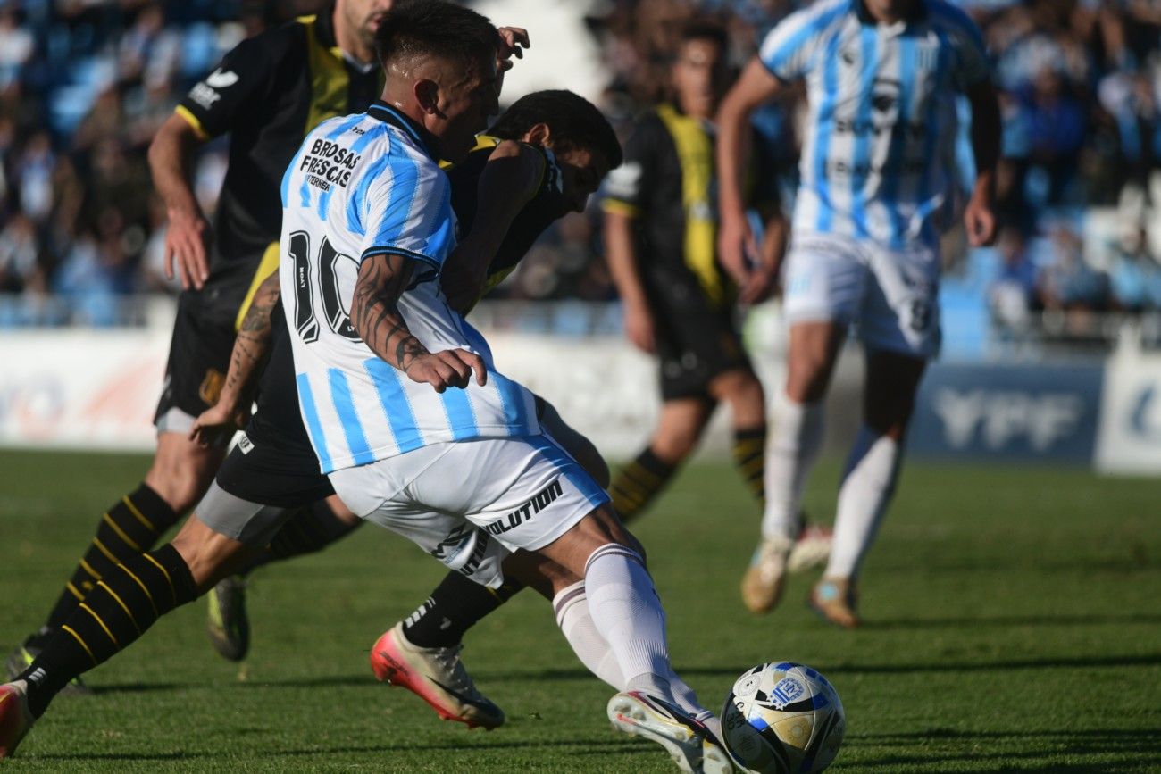 Racing Deportivo Madryn en el Miguel Sancho. 