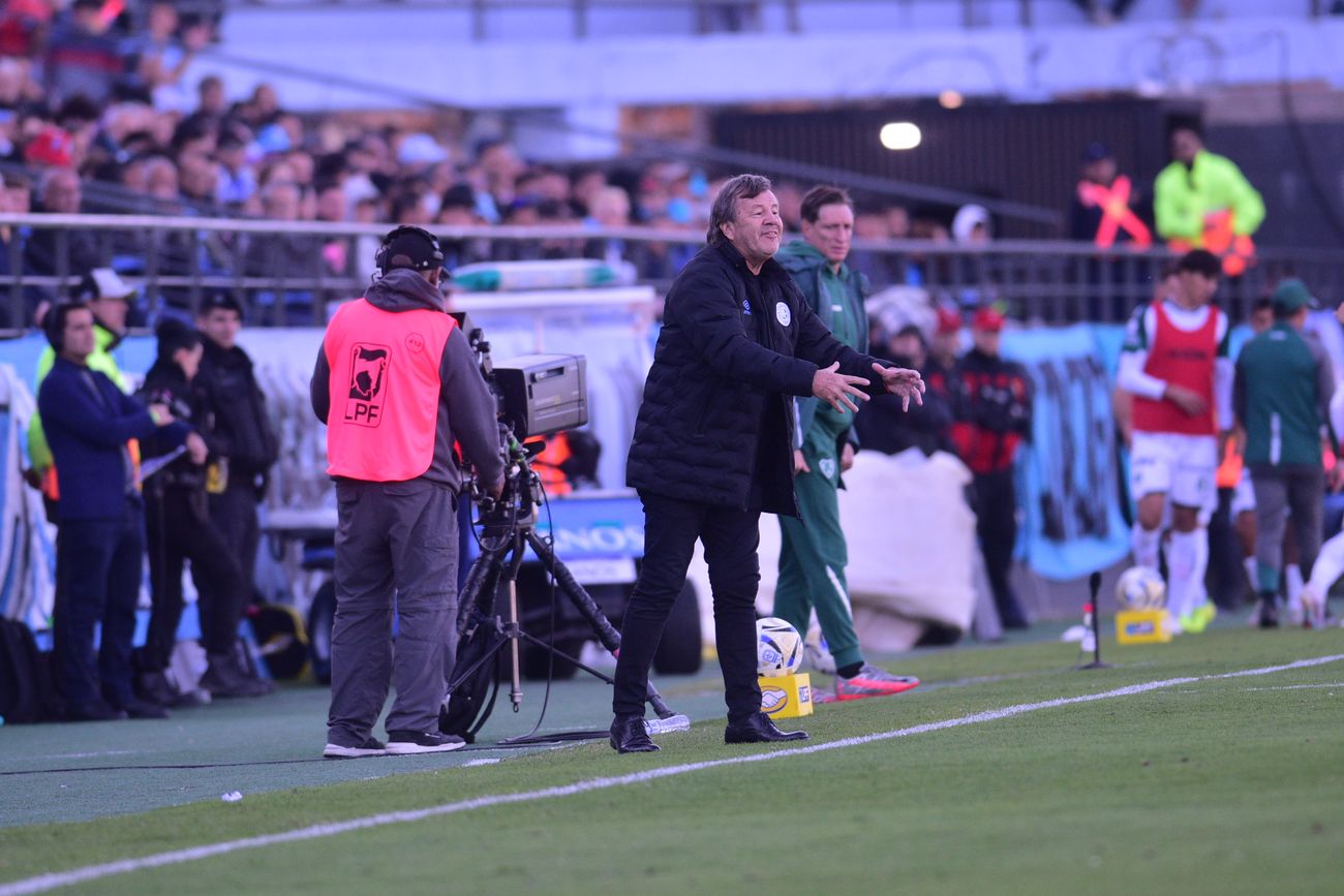 Belgrano vs Sarmiento por fecha de la LPF en cancha de Alberdi. 