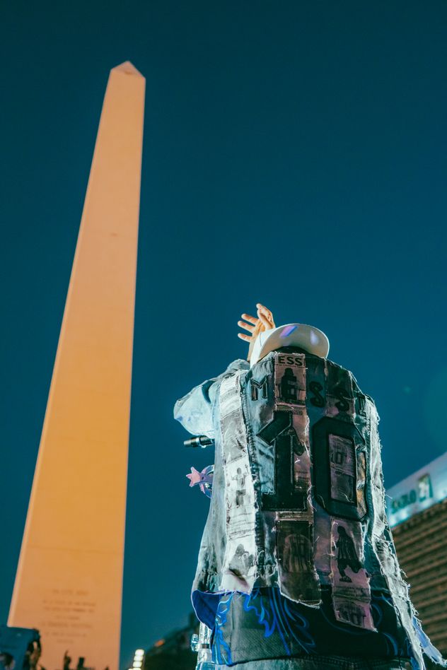 Ulises Bueno cantó en el Obelisco tras su show en el Festival Nacional del Cuarteto en La Plata