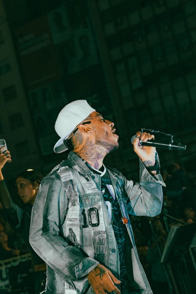 Ulises Bueno cantó en el Obelisco tras su show en el Festival Nacional del Cuarteto en La Plata