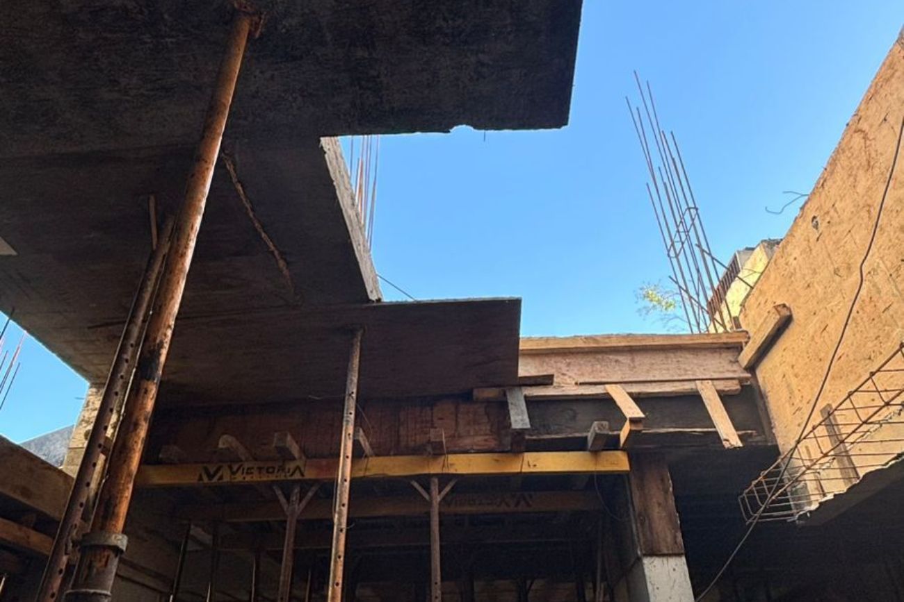 Córdoba: un trabajador cayó desde un primer piso en una obra y sufrió un traumatismo de cráneo