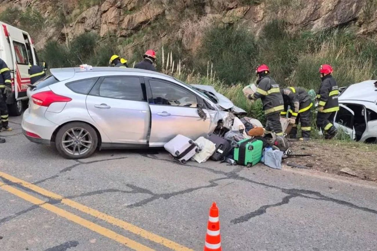 El impactante siniestro vial donde murieron cuatro médicos en Buenos Aires. 