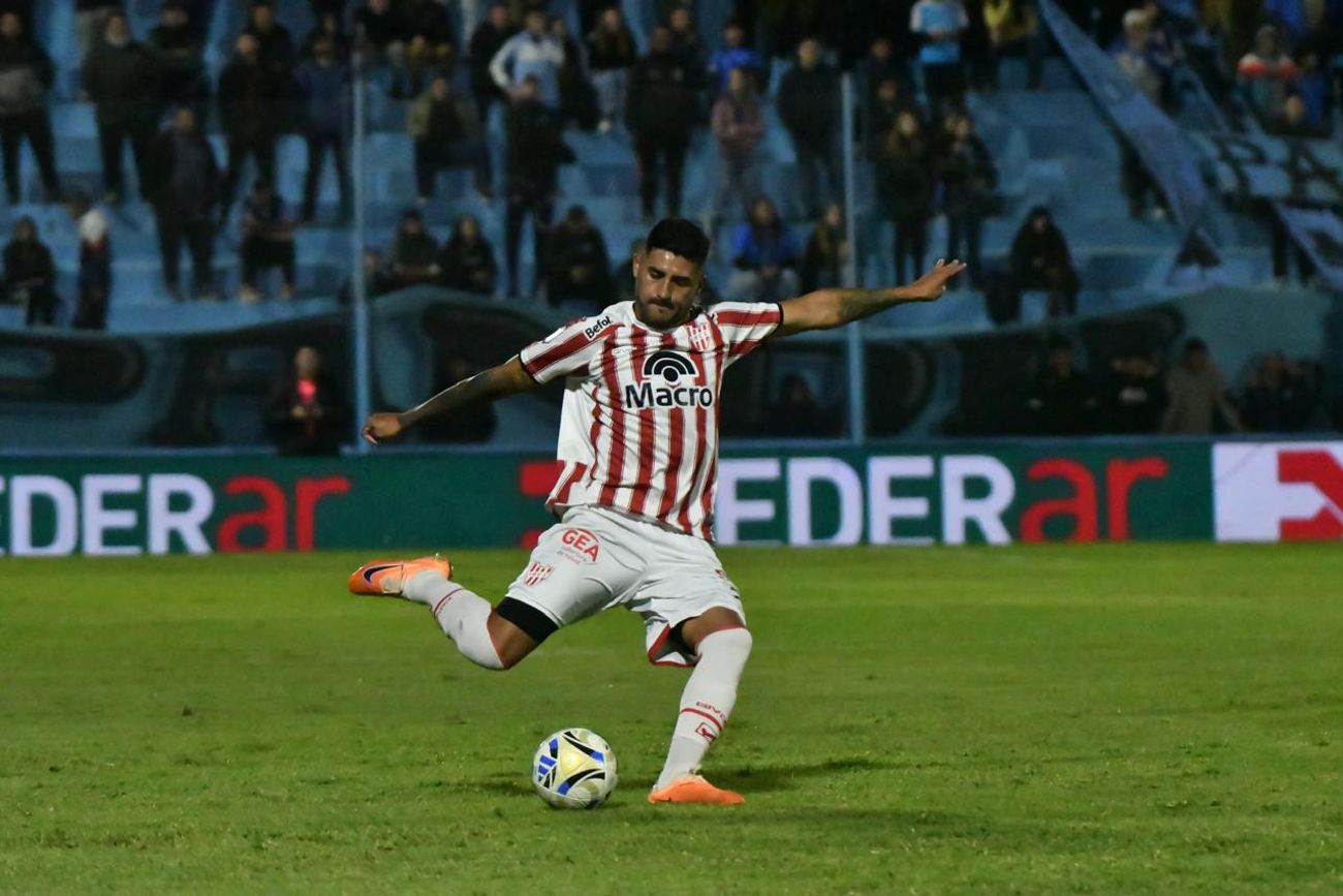 Instituto visitó a Estudiantes de Río Cuarto por el Torneo Apertura 2026. 
