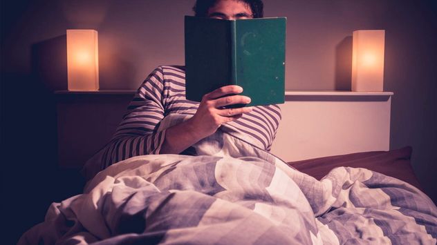 Por qué leer antes de dormir puede cambiar tu bienestar emocional.