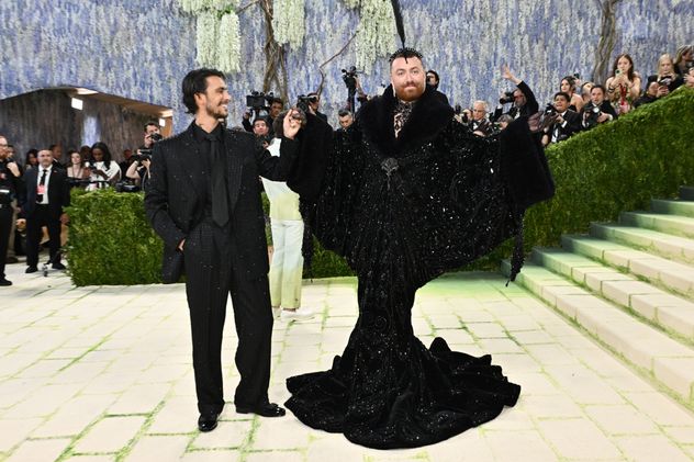 Christian Cowan y Sam Smith en la MET Gala 2026.