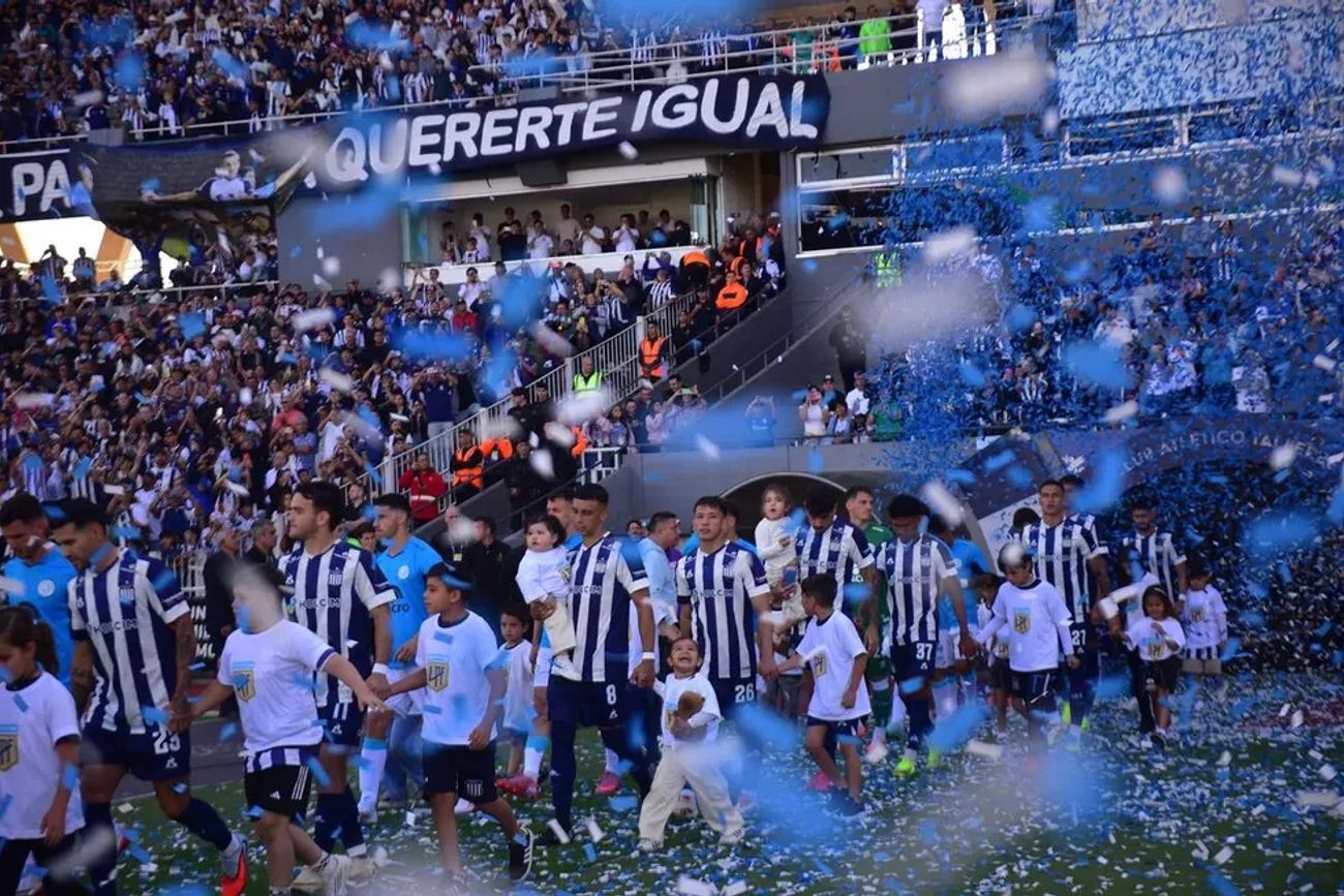 Talleres-Belgrano, el sábado. La LPF ratificó que el clásico se disputará en la jornada sabatina, aunque el horario definitivo permanece supeditado al cierre de la etapa regular este lunes. Mientras se definen las llaves, se impulsa que el encuentro finalice con luz natural por motivos de seguridad.