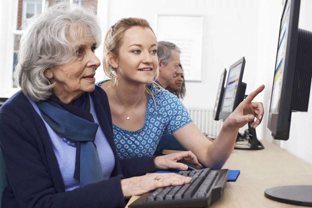 Nuevos cursos de tecnología para adultos mayores de la Municipalidad de Córdoba. 