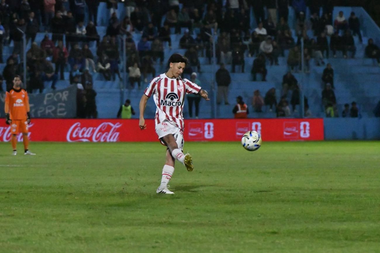 Instituto visitó a Estudiantes de Río Cuarto por el Torneo Apertura 2026. 