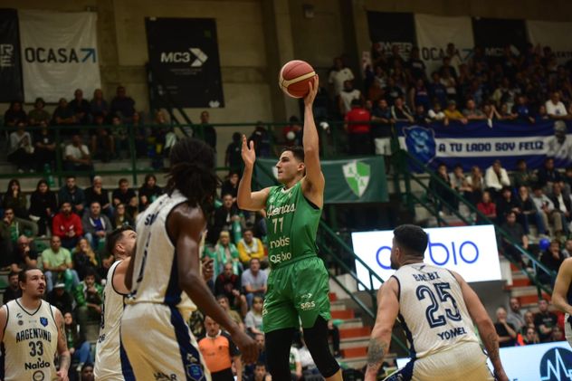 Atenas se mide con Argentino de Junín en el primer partido de la permanencia de la Liga Nacional. (Javier Ferreyra / La Voz)