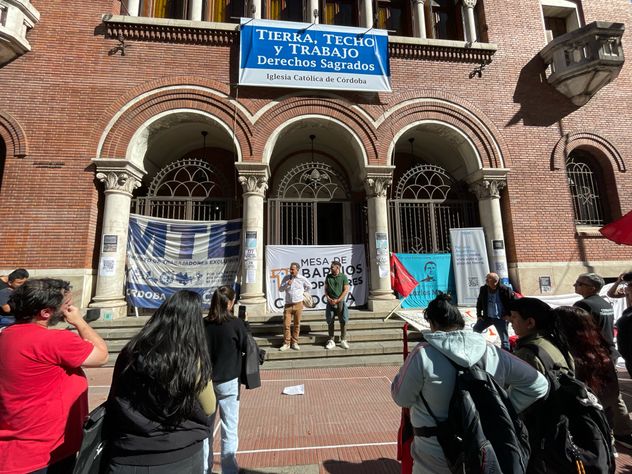 Los legisladores Lorenzo y Chamorro, en defensa de fondos para los barrios populares.