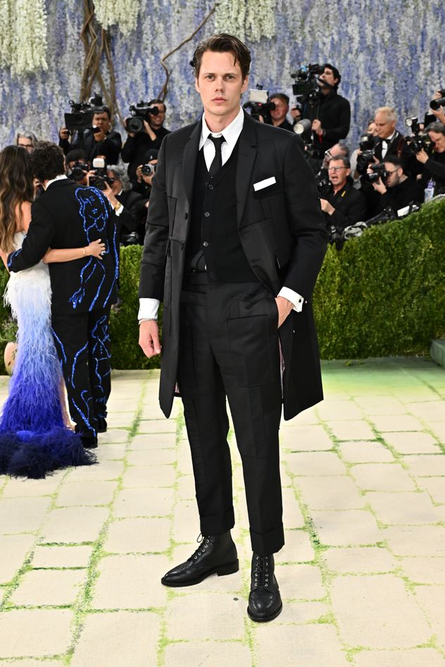 Bill Skarsgård en la MET Gala 2026.