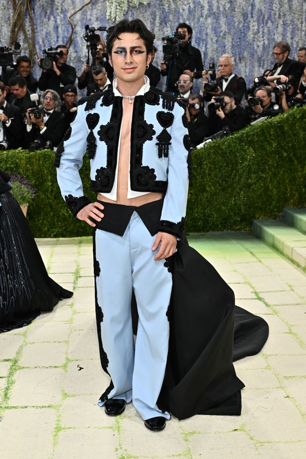 Hudson Williams en la MET Gala 2026.