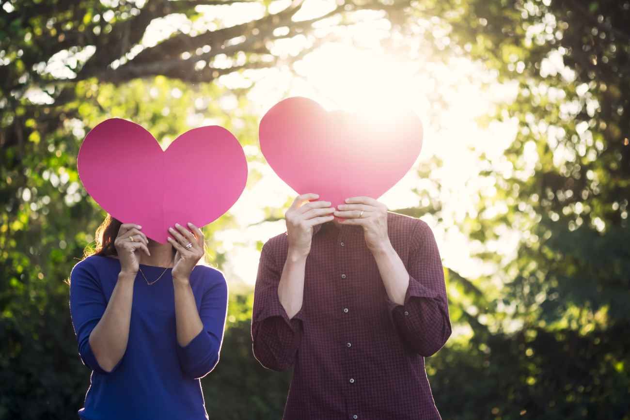 La mayoría de los jóvenes adultos están redefiniendo la atracción a través de la inteligencia emocional. 