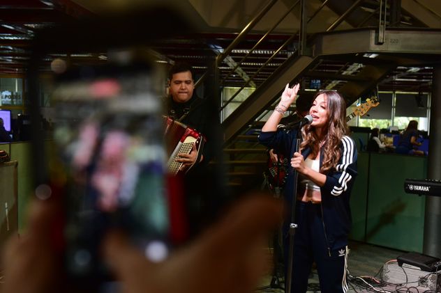 Magui Olave, cantante, en el ciclo Micro Abierto de La Voz.