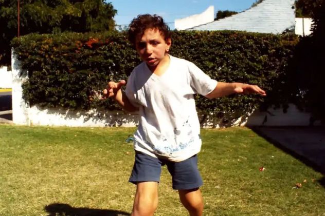 Síndrome de Weaver: la historia del joven de 2,30 metros que padece una enfermedad única en el país
