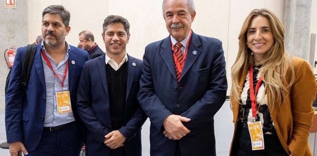 Kicillof, junto a Carlos Bianco, Cecilia Nicolini y un banquero brasileño, en España.