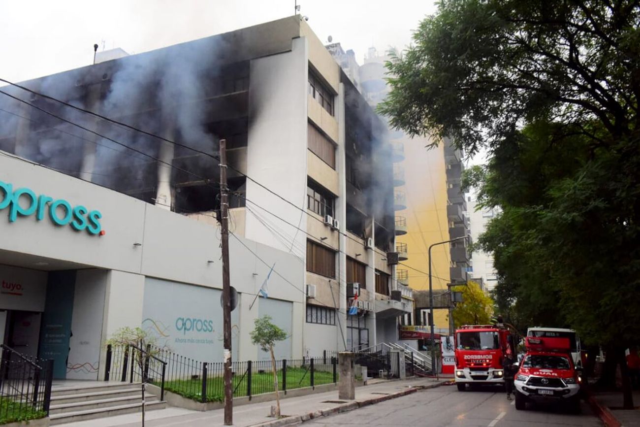 Incendio en Apross. 