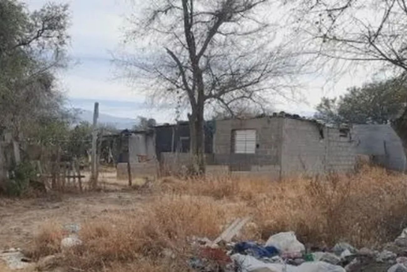 Investigan un ataque: incendiaron una vivienda con personas adentro