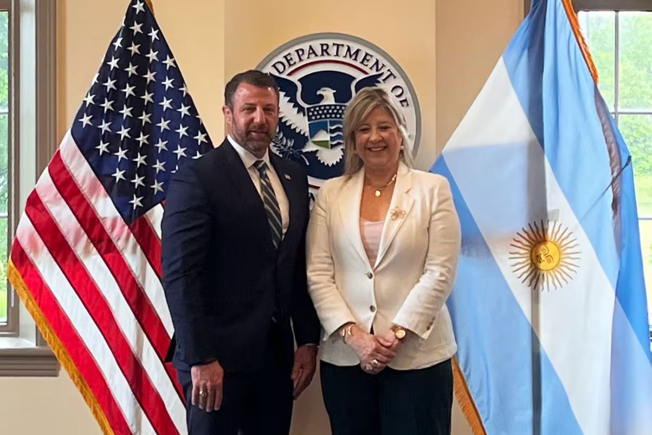 Alejandra Monteoliva y Markwayne Mullin