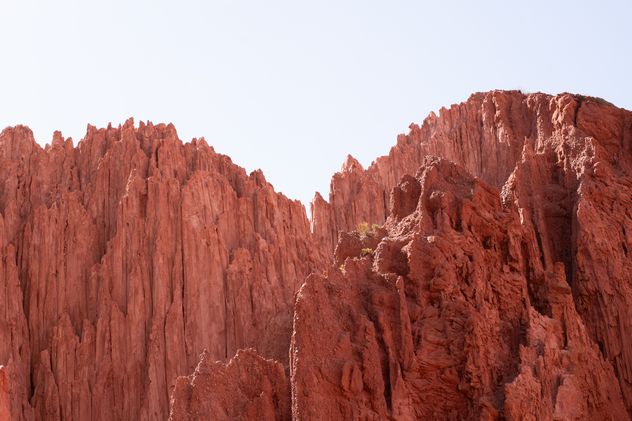 Las torres de piedra parecen derretirse en la Quebrada.  