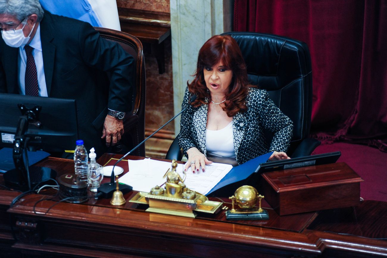 Cristina Fernández de Kirchner durante la sesión en el Senado por la ley de "zonas frías" en 2021. 