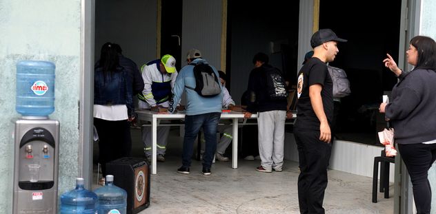Más de 6 cuadras de cola por 60 puestos de trabajo.