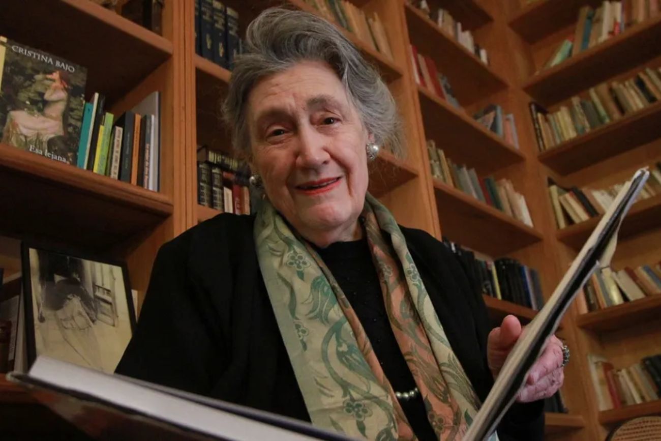 Cristina Bajo reúne sus mejores columnas  en un nuevo libro