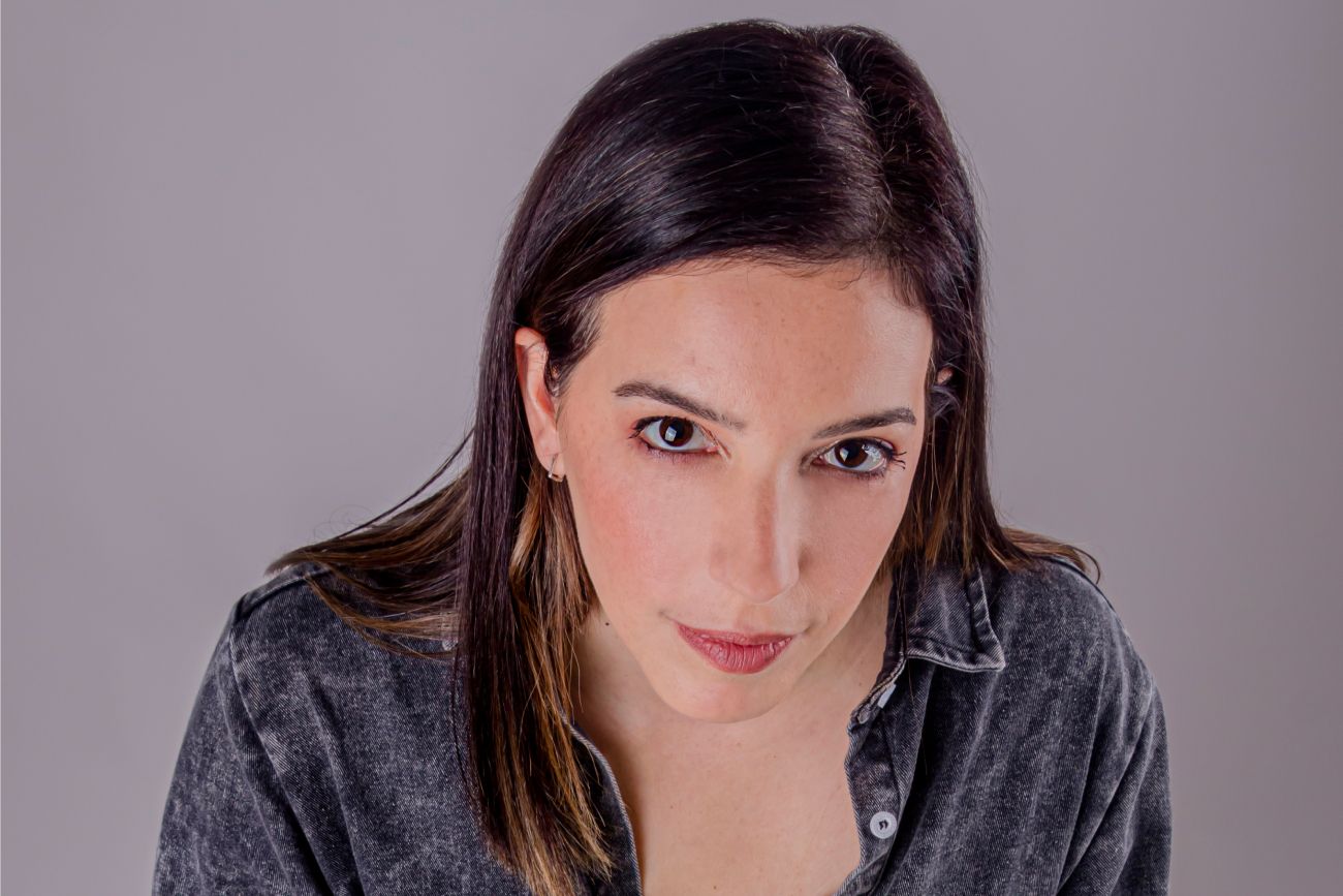 Florencia Sichel, filósofa y divulgadora que llega a Córdoba con su unipersonal.
