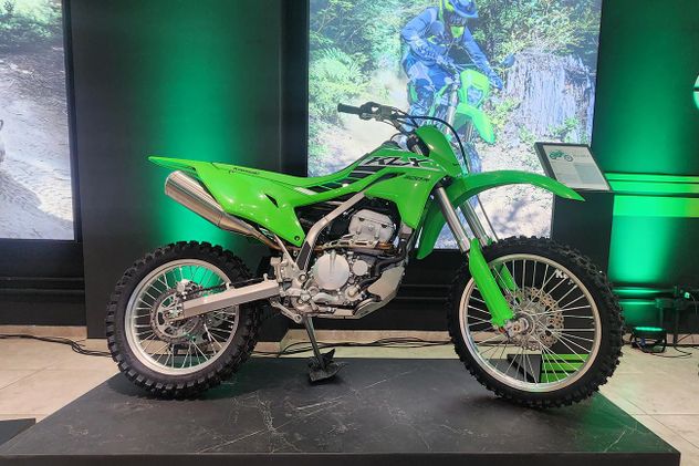 La Kawasaki KLX 300 se ubicó dentro del top cinco de las motos de media cilindrada en abril.