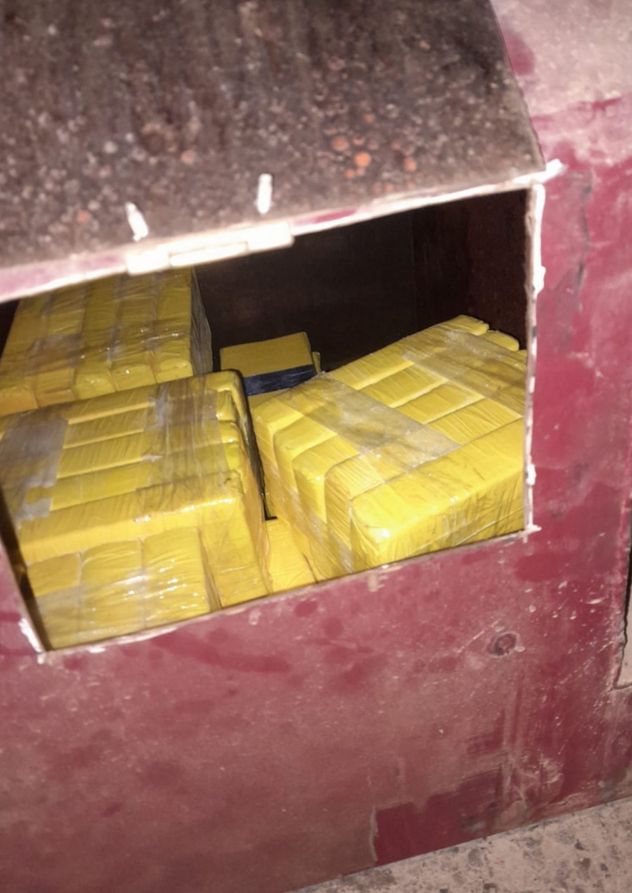 Salta: 71 kilos de cocaína fueron hallados dentro de tanques de combustible de un transporte de cargas.
